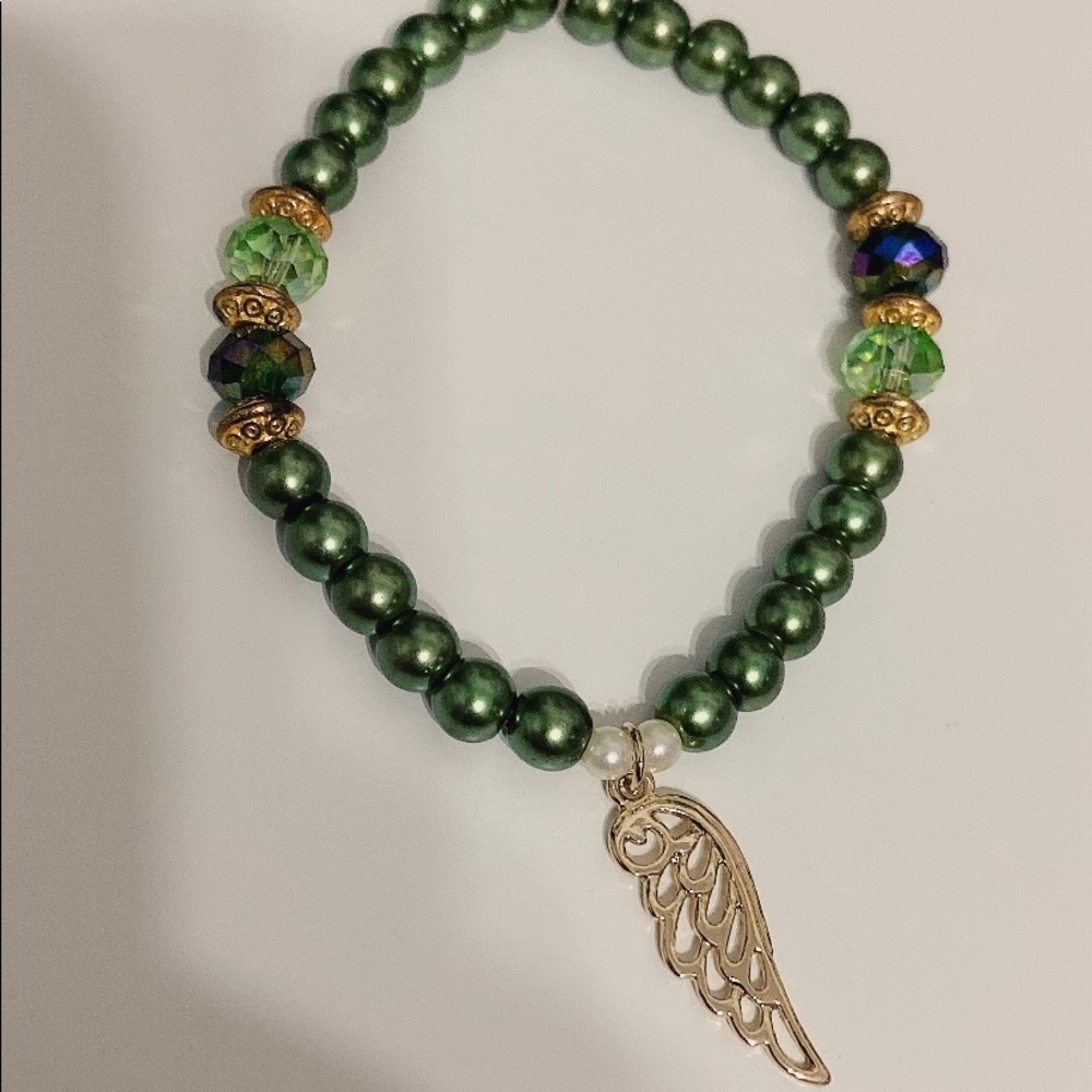 Handmade Earth Green Beaded Gold Tone Angel Wing Bracelet Jewelry (with love)